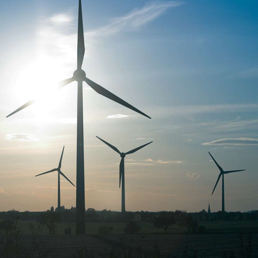 Volkswind GmbH Planung und Nutzung regenerativer Energie Postfach 16 62 D-27767 Ganderkesee Telefon: +49 (0)39268 3026-26 Fax: +49 (0)39268 3026-19 E-Mail: project@volkswind.com Internet: www.