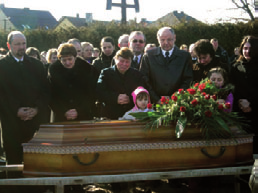 ČITATELIA REDAKCIA Spomienka na krajana Jána Brinčku autor AGÁTA JENDŽEJČÍKOVÁ foto ADAM PACYGA V živote človeka sú chvíle, o ktorých vieme, že prídu, a predsa ich príchod nás prekvapí.