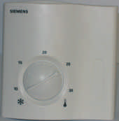 DESTRATYFIKATOR L L RT1 Y1 L RT2 Y2 Puszka silnika Tk Tk U1 U1 Tk M N PE U2 PE OPIS: RT1 -Regulator temperatury (dostarczany przez producenta). Umieszcza siê go w strefie pracy.