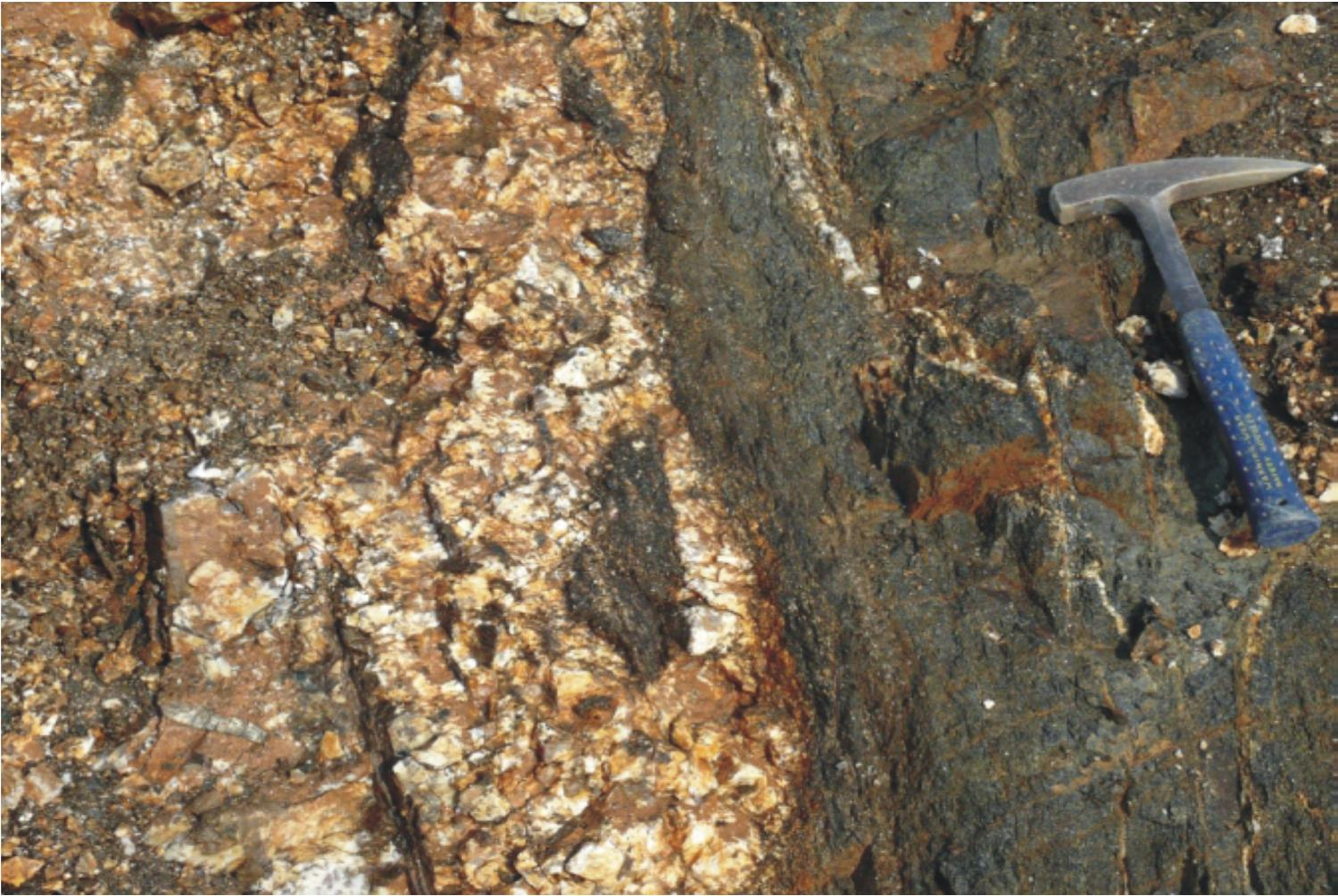 Załącznik 5B. Kopalnia "Piława Górna" (fot. Szuszkiewicz et al. 2013, Geological Quarterly 57: 467-484).