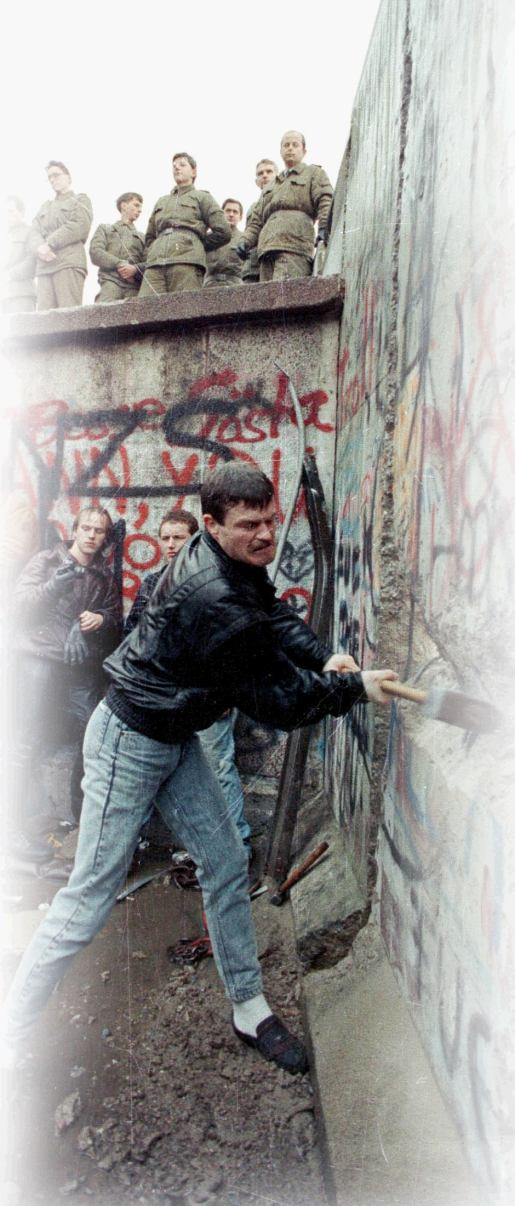 W drodze na wielkie rozszerzenie 1989 1992 1998 2002 2004 2007 2011 Upadek muru berlińskiego - koniec komunizmu Rozpoczyna się unijna pomoc gospodarcza : program Phare Kryteria do członkostwa w UE:
