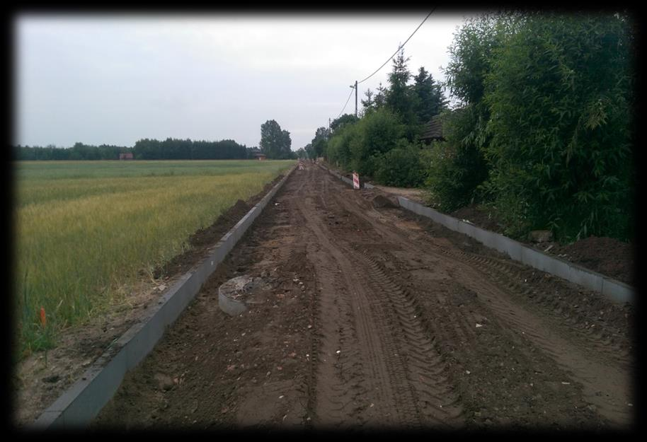 Realizowane są umowy związane z: z budową drogi