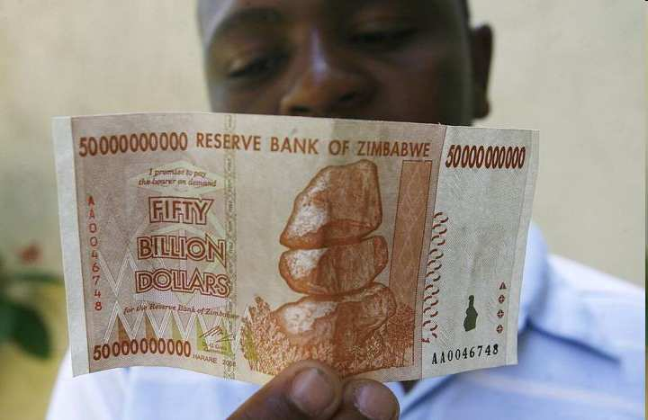100 bilionów dolarów na drobne zakupy eww 17-01-2009, ostatnia aktualizacja 17-01-2009 14:20 W Zimbabwe wyemitowano banknot o nominale 100
