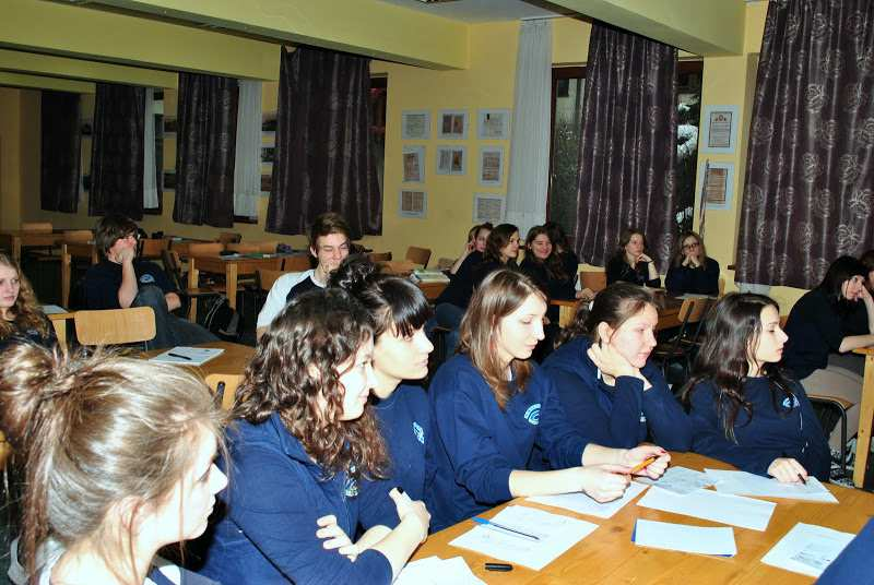 luty 2013 Spotkania maturzystów z doradcą zawodowym W lutym w naszym Liceum odbył się cykl spotkań uczniów klas III z