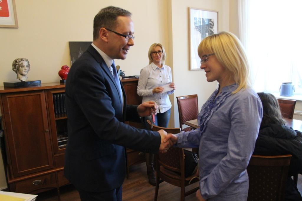 niebawem ucieszy nowych lokatorów. Inwestycja kosztowała ponad pół miliona złotych. Wyremontowane mieszkania pachną świeżością.