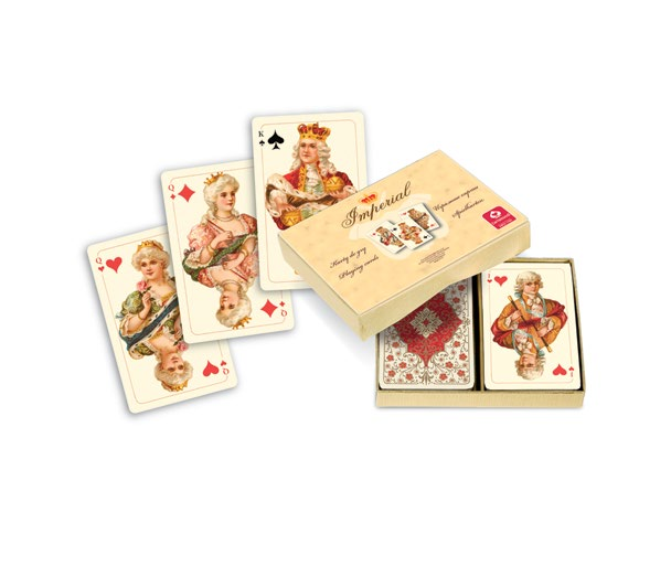 karty do gry Imperial Karty do gry z ponadczasowym wzornictwem. Produkt zawiera 52 karty do gry + 3 Jokery w formacie mm. Pakowany jest w eleganckie kartonowe pudełko zabezpieczone folią.