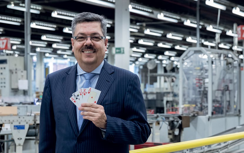 Legend wstęp Przyspieszamy, abyś Ty mógł zwolnić. Cartamundi jest światowym liderem wśród producentów kart do gry i gier planszowych.