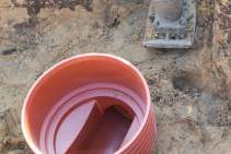 Na dnie wykpu przygtwać pdsypkę z gruntu zdlneg d zagęszczania najlepiej z piasku (grub, średni lub drbnziarnisteg), minimum 10cm grubści.