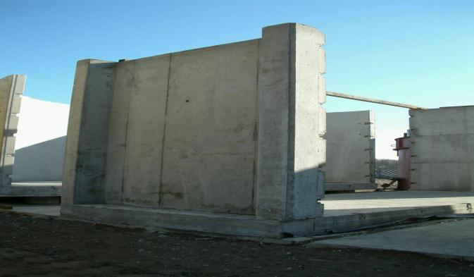 6. Mury oporowe Wykorzystywane w rolnictwie, przy budowach dróg, oraz jako elementy zbiorników prostokątnych. Mury oporowe typu L: 1. Długość muru od 1 do 6 metrów. 2.
