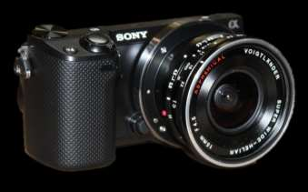 Trimble UX5 Kamera Sony a5100 24 MPx z matrycą APS-C Piksel terenowy wielkości 2 cm Stałoogniskowy