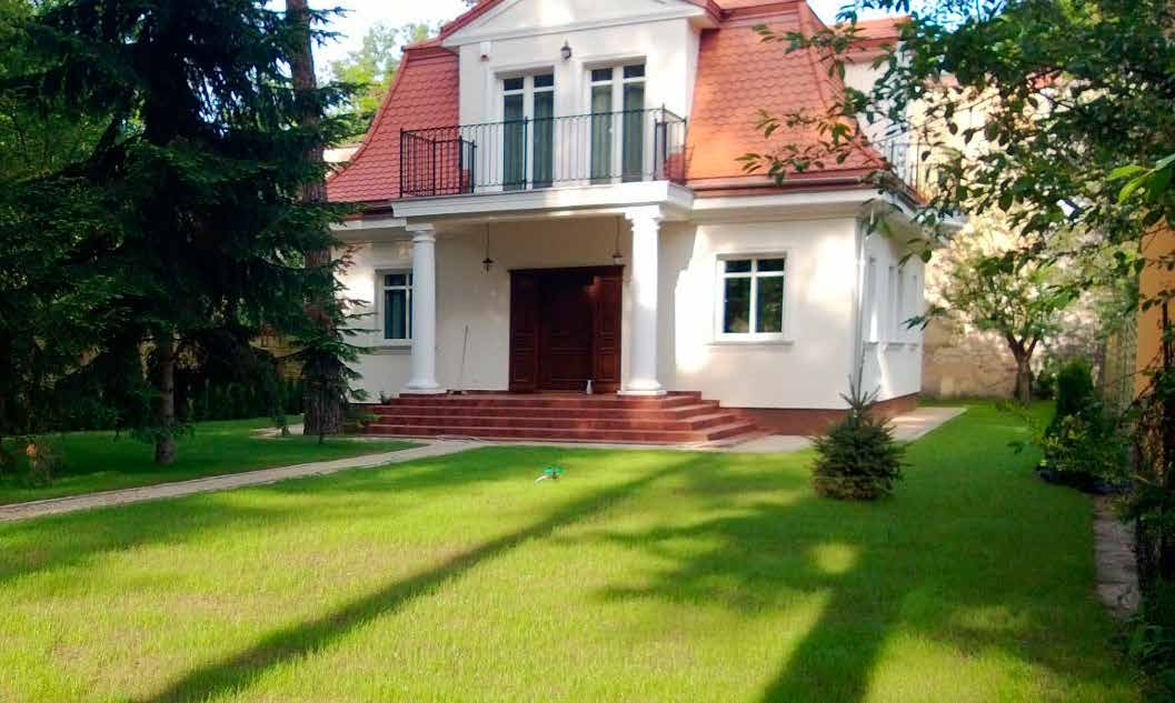 OBIEKT REFERENCYJNY 4 Inwestycja w pompę ciepła NIBE z dotacją We wrześniu 2012 roku w domu jednorodzinnym o powierzchni 145 m 2 została zainstalowana gruntowa pompa ciepła NIBE F1245 o mocy