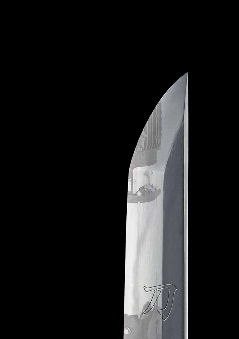 Zbudowane jak miecz samurajski kata a Katana jest produktem japońskim, wykonanym według tradycyjnej technologii zapoczątkowanej 300 lat p.n.e. Katana jest produkowana ze starannością i dbałością o zachowanie dokładności szczegółów.