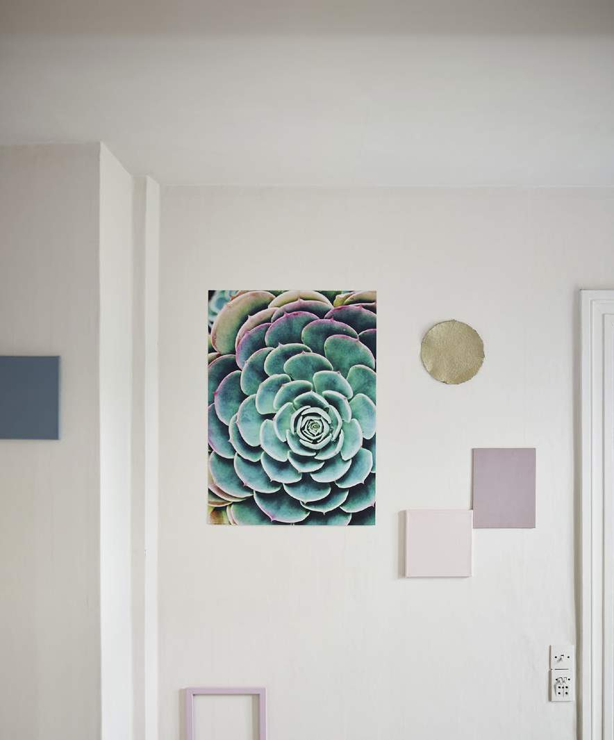 MATERIAŁY PRASOWE IKEA / LUTY 2017 / 69 PH140726 BILD PLAKAT Nowoczesna grafika może wspaniale odświeżyć wystrój pomieszczenia.