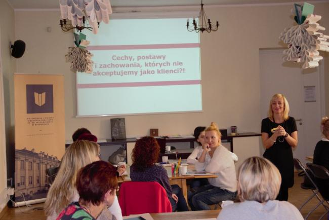 bibliotece, dowiedzieli się skąd i jak