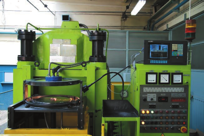 MECHANIK NR 5 6/2016 431 zadań badawczych obejmujących charakterystykę materiałów wytworzonych m.in.