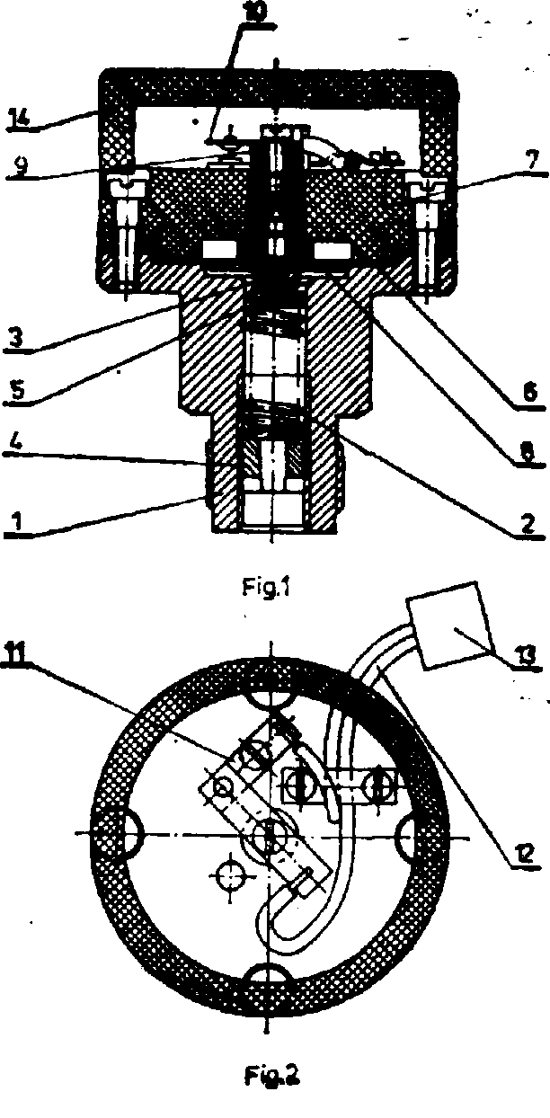 84 BIULETYN URZĘDU PATENTOWEGO Nr 2 (160) 1980 umieszczony w osi jego odpowiednika na styku stałym (11) przymocowanym do górnej części korpusu. Oba styki połączone są przewodami z przekaźnikiem (13).