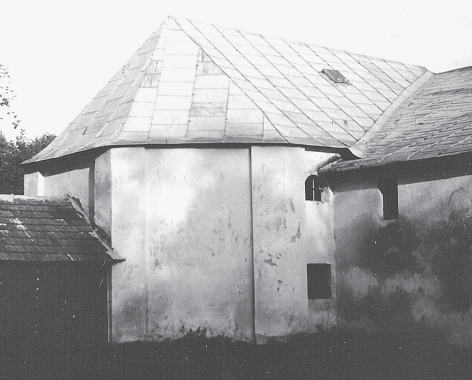 Karczmy i gorzelnie w posiadaniu dworów w roku 1890 Lp. Miejscowoœæ W³aœciciel dworu Karczmy Gorzelnie 1. Bratkowice Aniela, Maria, Zygmunt i Konrad 2 - Christiani Grabiñscy 2.