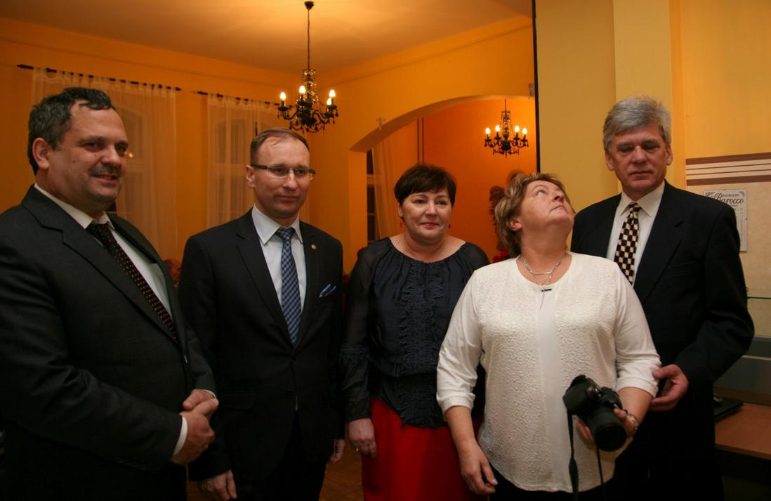 Poniżej: Janusz Janiak,