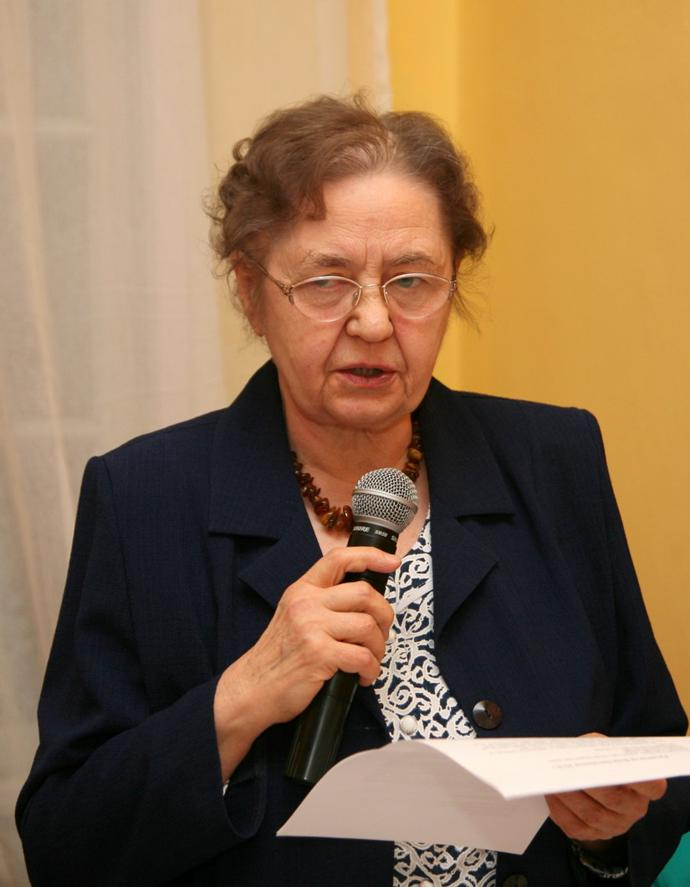 Barbara Góral; Bolesław Cieszyński przedstawia osoby wyróżnione odznaczeniami stowarzyszeniowymi Robert Cieszyński