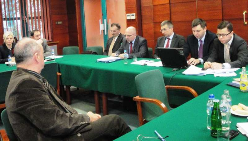 Prezydium MK udało się też do siedziby Zarządu Enea S.A. gdzie trwało spotkanie z delegacją EDF i wyraziło wolę uczestniczenia w tym spotkaniu.