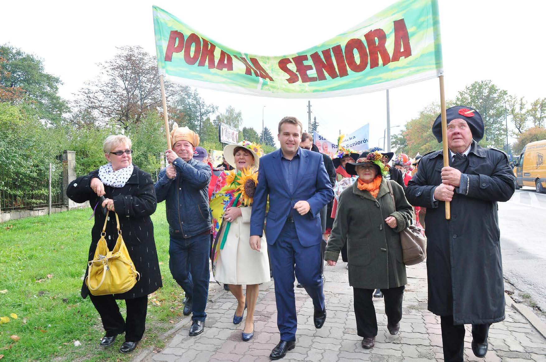 Polityka Senioralna Polityka senioralna prowadzona w Gminie Starachowice to szereg działań oraz