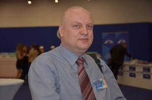kategorii szukają zabawek w sklepie, a kupują je w internecie. Nawet gdy zorientujemy się w sytuacji, nie powinniśmy odpuszczać.