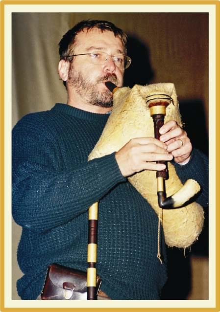 Jozef Antalík, Jozef Zboroň, Ján Ferneza. Učil sa hlavne od gajdošov v Malej Lehote, ktorých navštevoval, nahrával a snažil napodobniť.