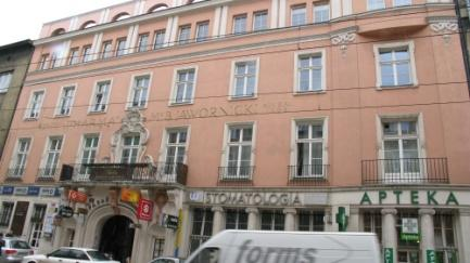 Średnia cena ofertowa kamienicy w Śródmieściu sięgała prawie 10 tys. zł/m 2, a najdroższa oferta sięgała 35 tys. zł/m 2. W Krowodrzy średnia cena ofertowa wynosiła prawie 7 tys.