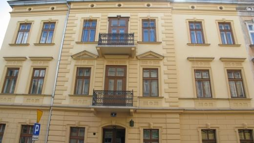 W dalszym ciągu duży odsetek wśród kupujących stanowią rentierzy, inwestujący swoje nadwyżki finansowe w nieruchomości, które powinny im przynosić stałe źródło dochodów z wynajmu.
