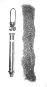 PAK 3/2007 97 Zastosowanie silnych pól magnetycznych znacznie poszerza możliwości tej metody, dzięki temu staje się ona efektywna dla rozdziału ziaren nieznacznie różniących się własnościami