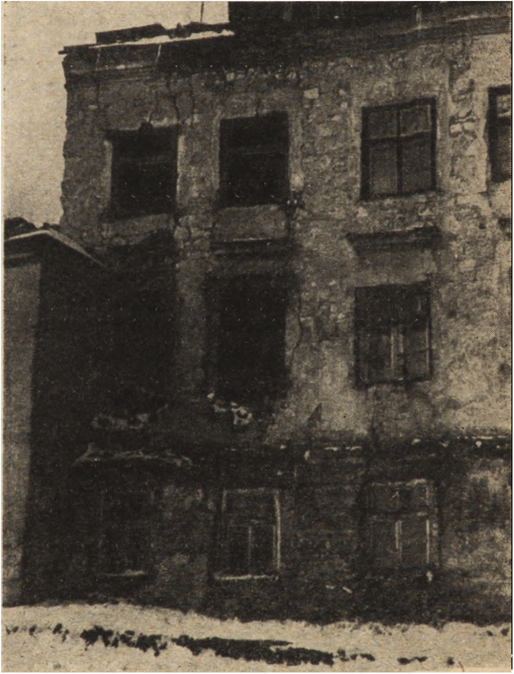 y. Lata 1950 52 to lata dalszej inten syfikacji odbudowy najcenniejszych obiektów terenu. N ajw ażniejszym i osiągnięciam i w zakresie architektury w latach 1950 52 były: 1.