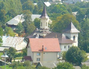 constructiilor cu valoare de patrimoniu, profitand de notorietatea manastirii, in detrimentul intregii zone.