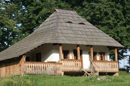 Pe baza unui set de 15 fotografii s-au realizat interviuri cu 20 locanici între 8 şi 86 ani şi 21 turişti români şi străini (nemţi, olandezi, spanioli) între 15 şi 60 ani.