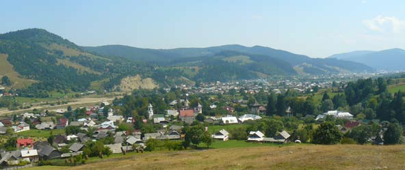 cadrului natural (văi largi, dealuri domoale, munţi), etajarea vegetaţiei, varietatea ecosistemelor, armonia peisagistică, toate