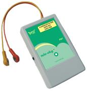 PS Umożliwia wykonanie EKG za pośrednictwem telefonu stacjonarnego (sygnał EKG przekształcony na postać dźwiękową przesyłany jest przez telefon do ośrodka monitorującego.