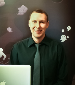 XHTML I CSS - PODSTAWY 3 AUTOR od wielu lat projektuje serwisy internetowe, dużą wagę przykładając do ich funkcjonalności a także skutecznych technik promocji.