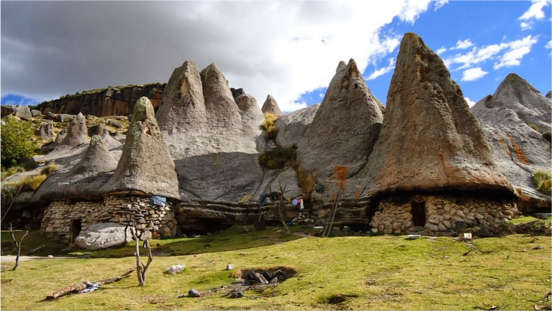 Dzień 6 Cuzco Andahuaylas Po śniadaniu przejazd do wioski Chumbao, w prowincji Andahuaylas Region Apurimac (ok. 340 km 5 h), zakwaterowanie i zapoznanie z organizacją odpowiedzialną za wolontariat.