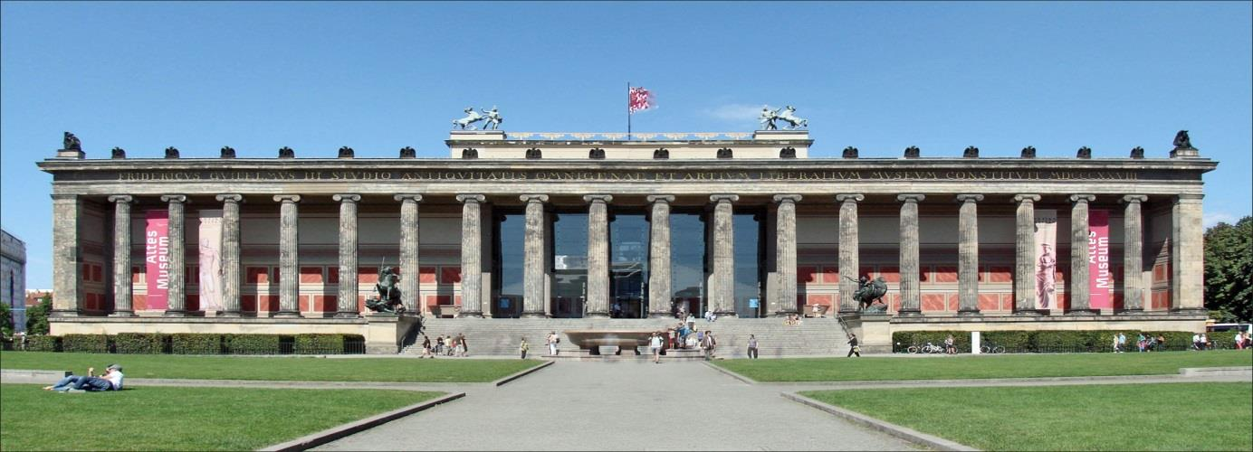 PO WYCIECZCE W BERLINIE W ostatnich dniach przed świętami bożego narodzenia klasy I pojechały do Berlina (dokładniej do muzeum historii