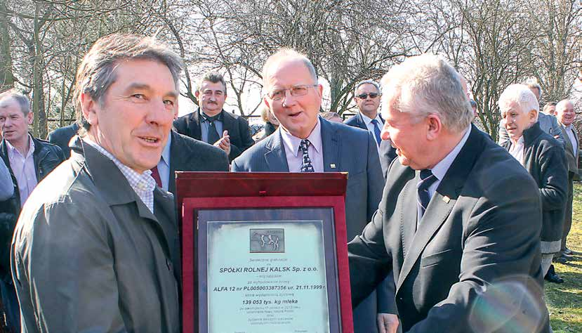 MLECZNA GALA 2015 KATEGORIA LICZĄCYCH PRZECIĘTNIE POWYŻEJ 1000 SZTUK KRÓW MLECZNYCH IV MIEJSCE WYDAJNOŚĆ 10 443 KG MLEKA SPÓŁKA ROLNA KALSK SP. Z O.O. PREZES ZARZĄDU PIANTINI GIULIO LUIGI KALSK, WOJEWÓDZTWO LUBUSKIE PRZEDSTAWICIELSTWO W ZIELONEJ GÓRZE REGIONU OCENY POZNAŃ PFHBiPM S półka powstała w 2000 roku.