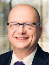 To powoduje, że tak ważnym jest dla praktyków gospodarczych, by pozyskiwać wciąż aktualną wiedzę na ten temat.