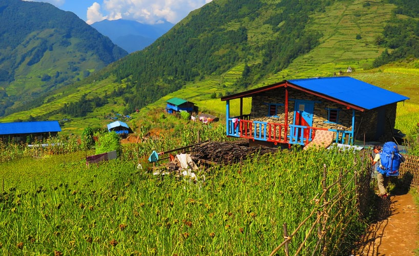 zdwojoną mocą. Turystów nie ma jeszcze za wcześnie na trekkingi w tej części Nepalu.