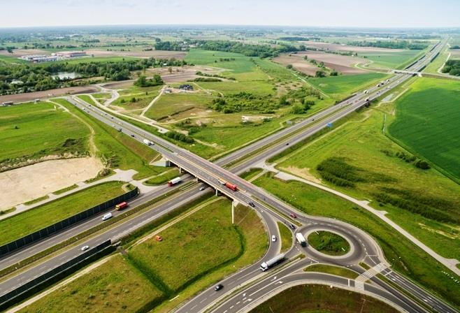 lokalizacja Grodzisk Mazowiecki 10 kondygnacji 2,6520 ha Berlin 20 min od Warszawy 25 min od lotniska CHOPI idealne połączenie autostradowe krajowe i