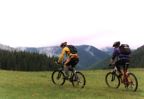 Euro Velo Ogólnoeuropejska sieci dalekobieżnych tras rowerowych Euro Velo została utworzona przez Europejską