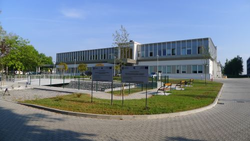 Akceleratory w medycynie Terapia hadronowa w Polsce Narodowe Centrum Radioterapii Hadronowej Centrum