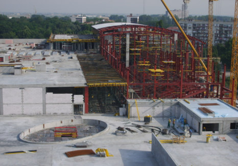 Cinema City ( ekranów) 00%