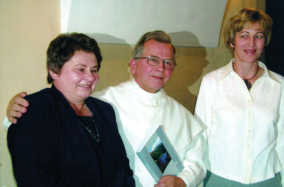 Izmaiłow, w drugim rzędzie dr J. Święchowicz, dr A. Michno, mgr E. Gorczyca, prof. K.