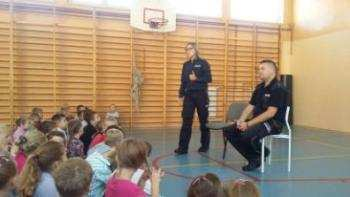 W ramach współpracy Szkoły Podstawowej z Policją i StraŜą Miejską w Węgorzynie