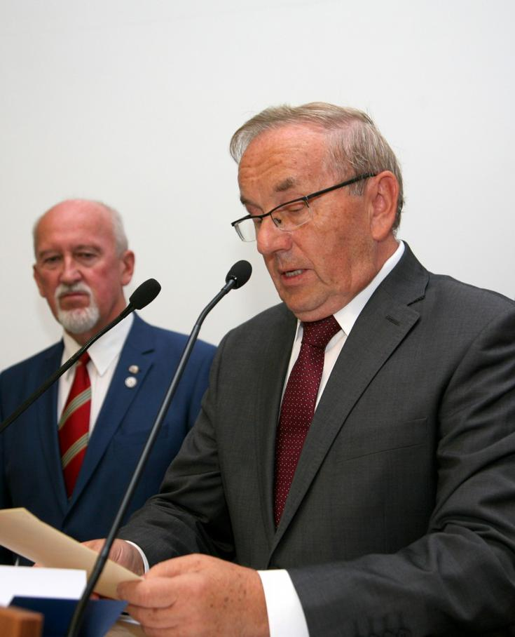 przyrodniczych (badanie i opis własności geometrycznych i fizycznych Ziemi).