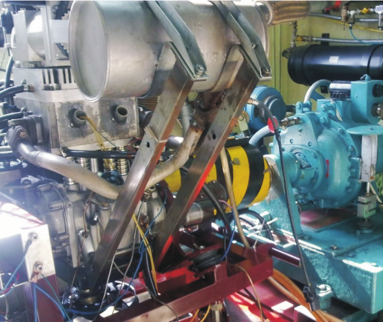 Research on a prototype spark ignition (SI) variable compression ratio engine... tor (PEA) with an additional piston was installed [2].