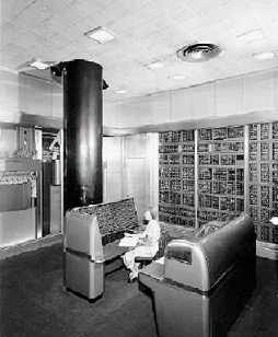 IBM SSEC (1947) - Selective Sequence Electronic Calculator - zbudowany po konflikcie z H.